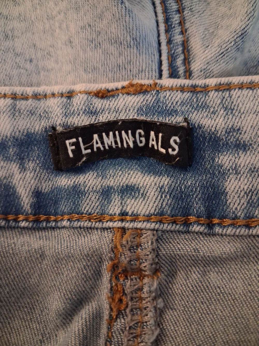 Flamingals Light Wash Denim Cargo Shorts - Picture 6 of 7